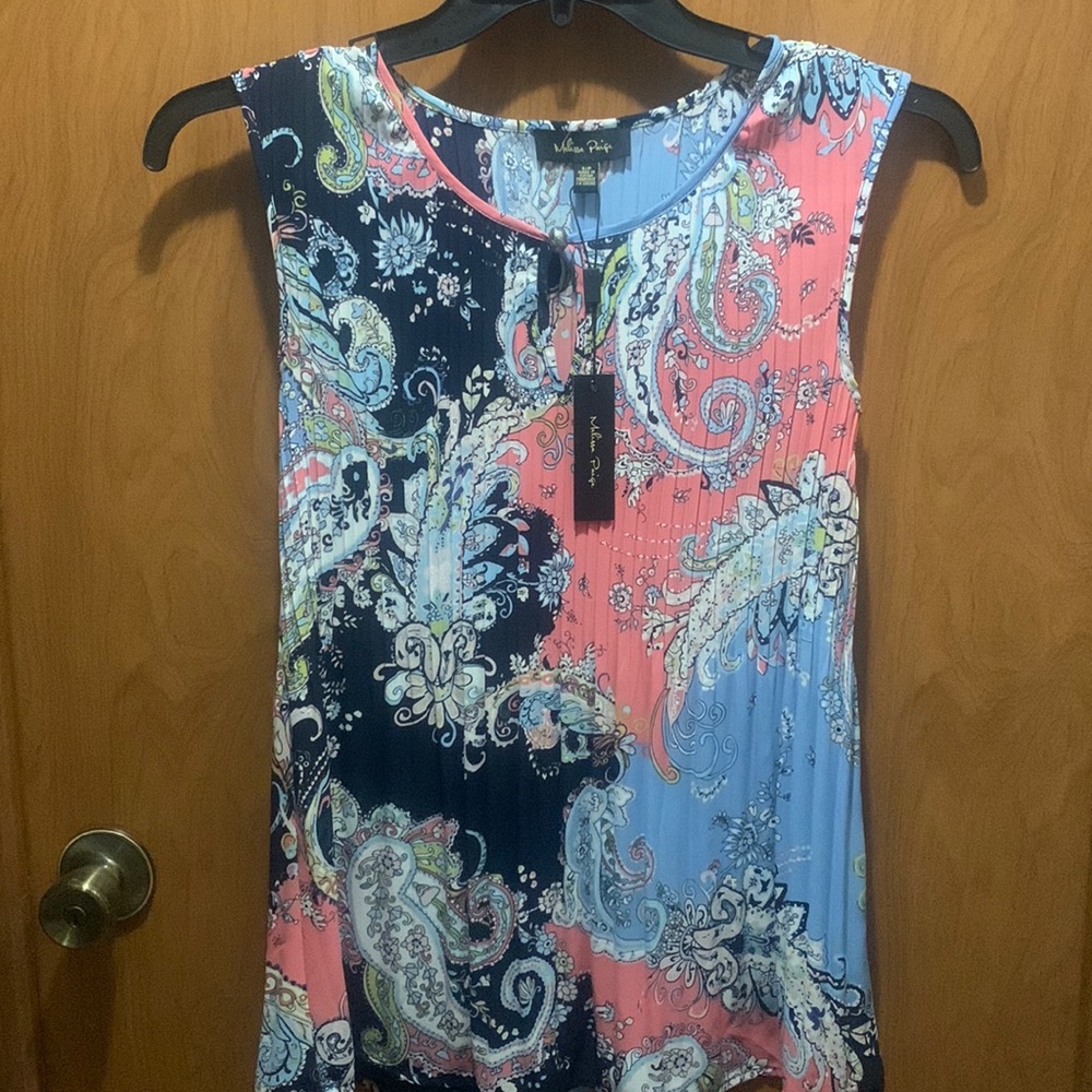 Accordion style top